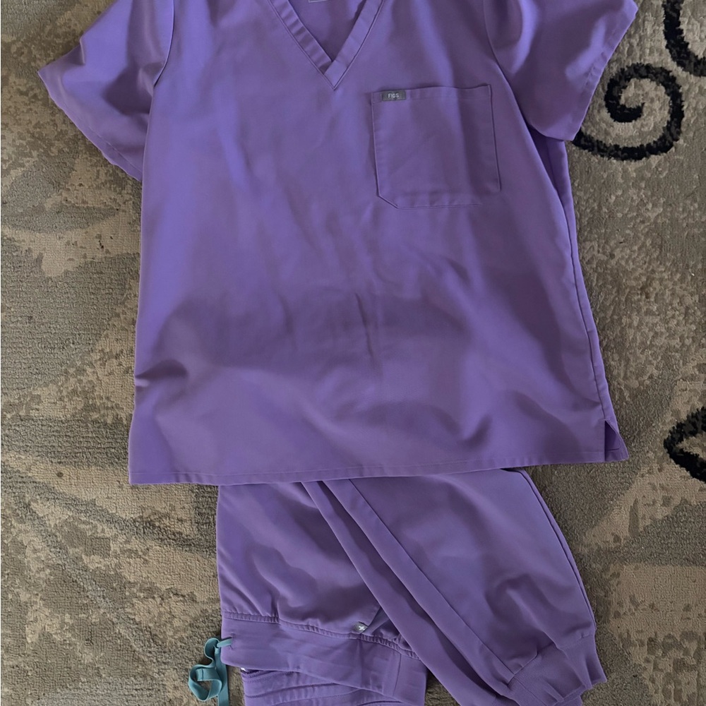 Figs Women's set in Lavender